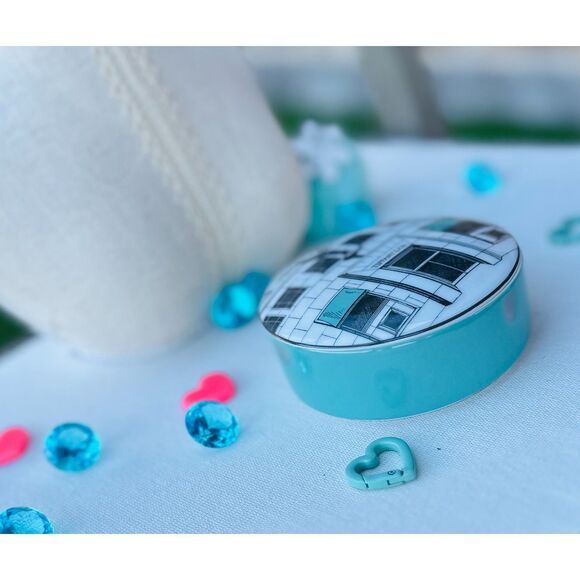 NEW RARE Tiffany & Co. Flagship Facade Trinket Round Porcelain Box - Picture 3 of 5